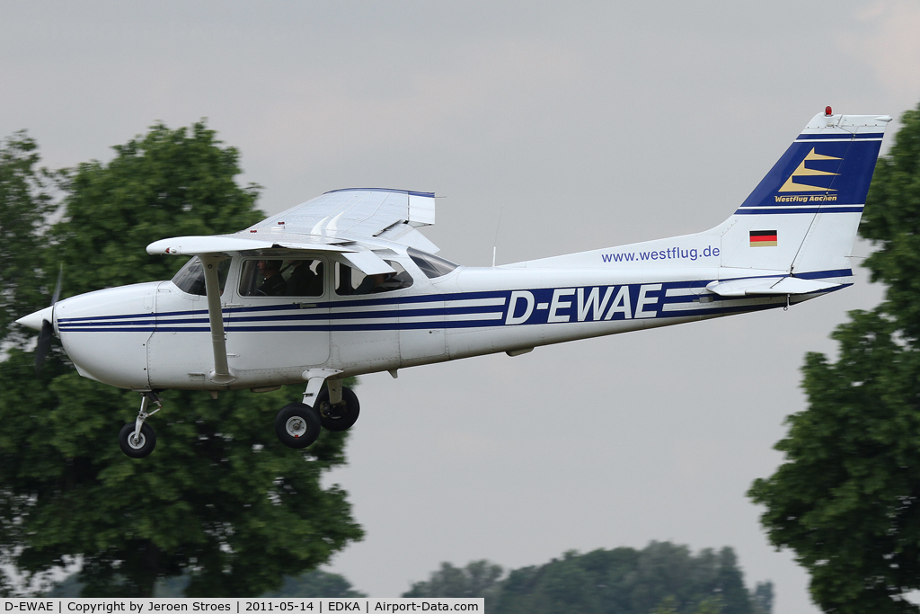 D-EWAE, Cessna 172R C/N 172-80045, Aachen Airport