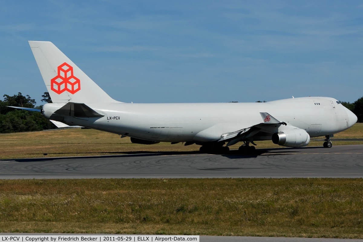 LX-PCV, 1999 Boeing 747-4R7F/SCD C/N 29732, holding point RW24