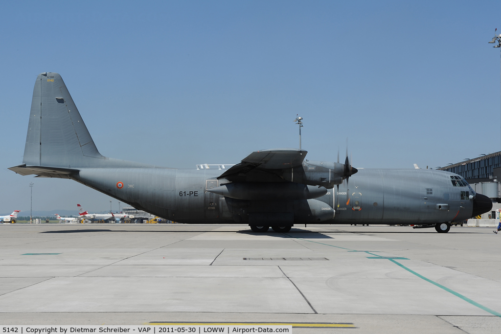 5142, 1988 Lockheed C-130H-30 Hercules C/N 382-5142, French AF C130