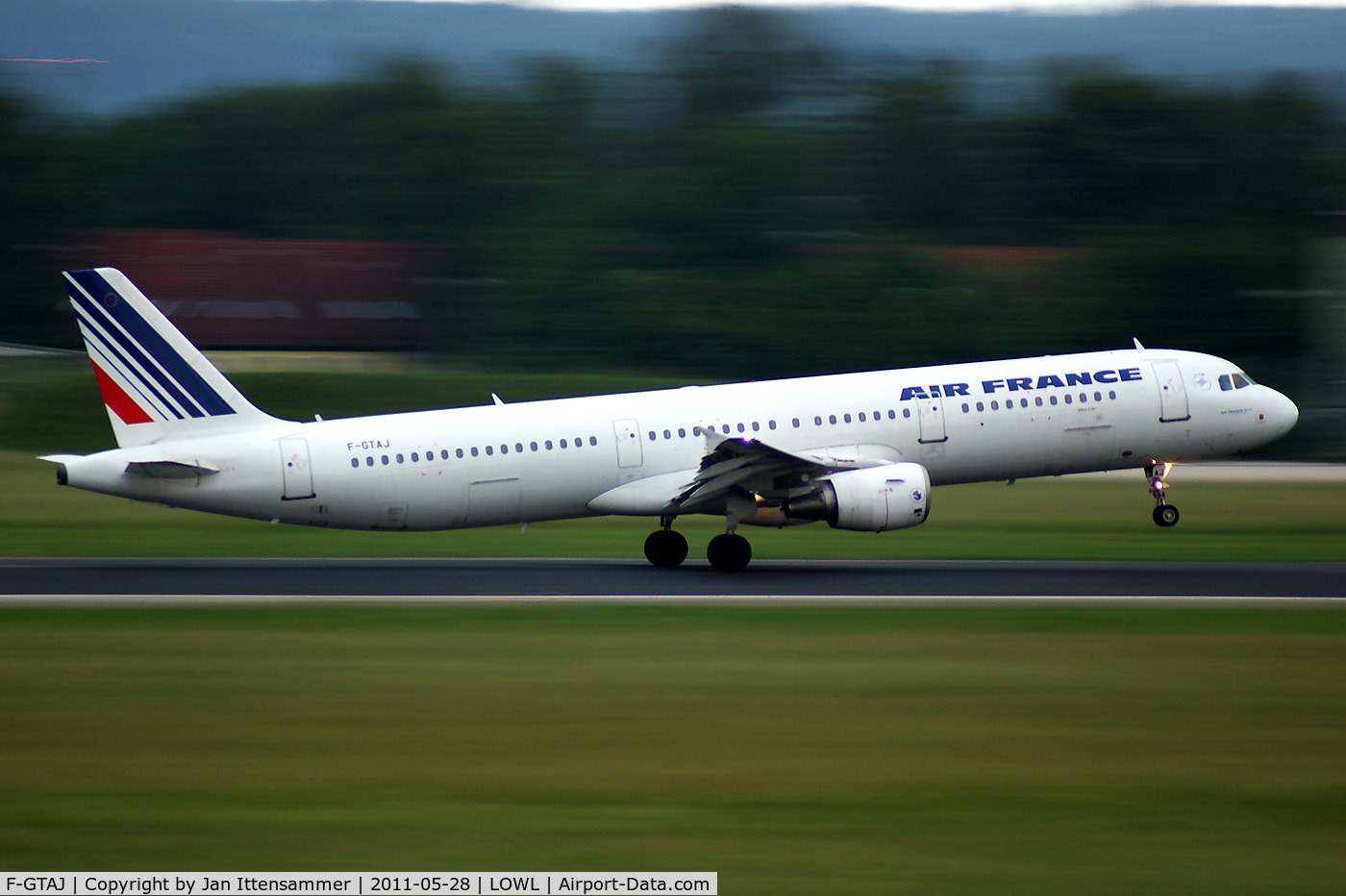 F-GTAJ, 2001 Airbus A321-211 C/N 1476, F-GTAJ @ LOWL