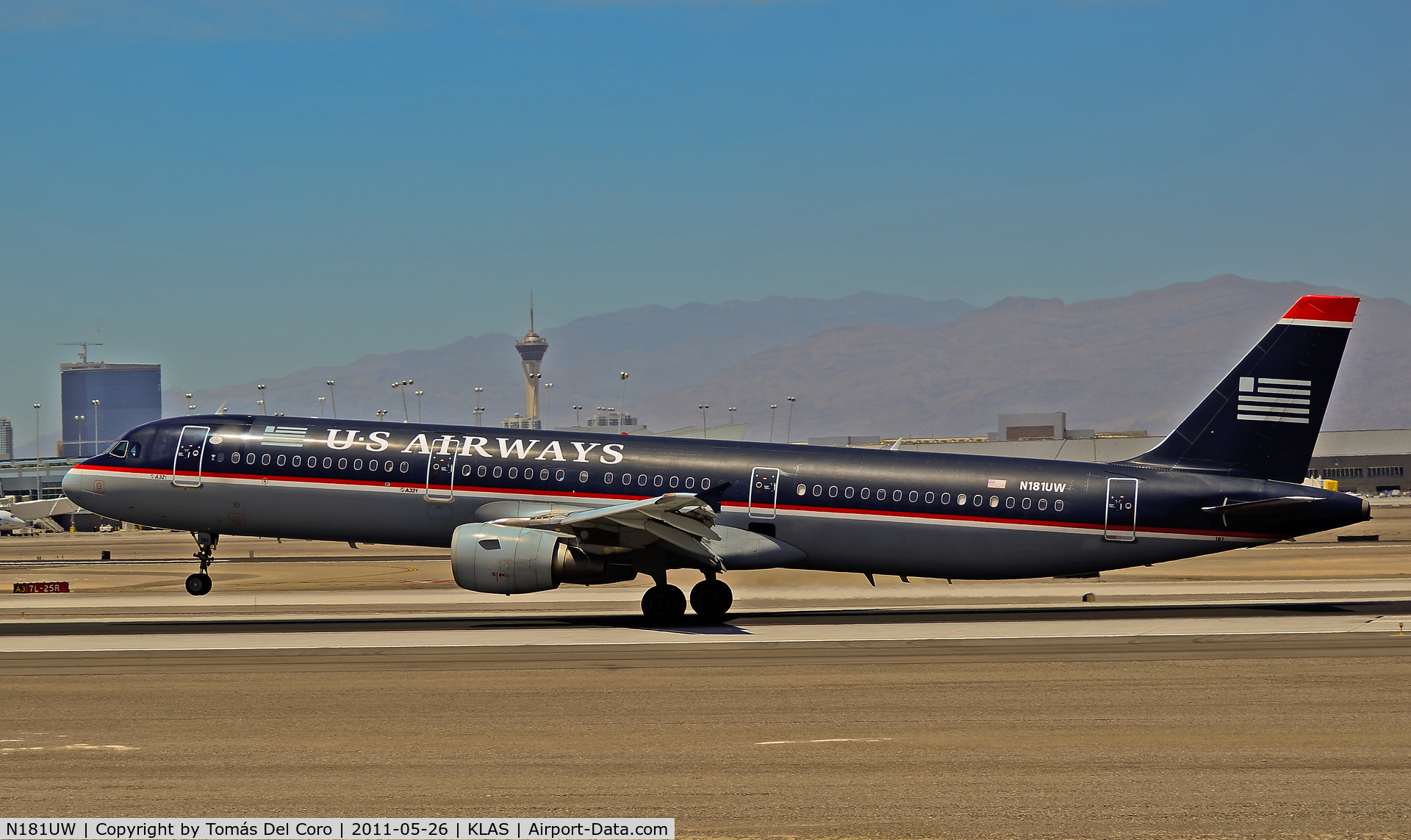 N181UW, 2001 Airbus A321-211 C/N 1531, US Airways Airbus A321-211 N181UW (cn 1531)

Las Vegas - McCarran International (LAS / KLAS)
USA - Nevada, May 26, 2011
Photo: Tomás Del Coro