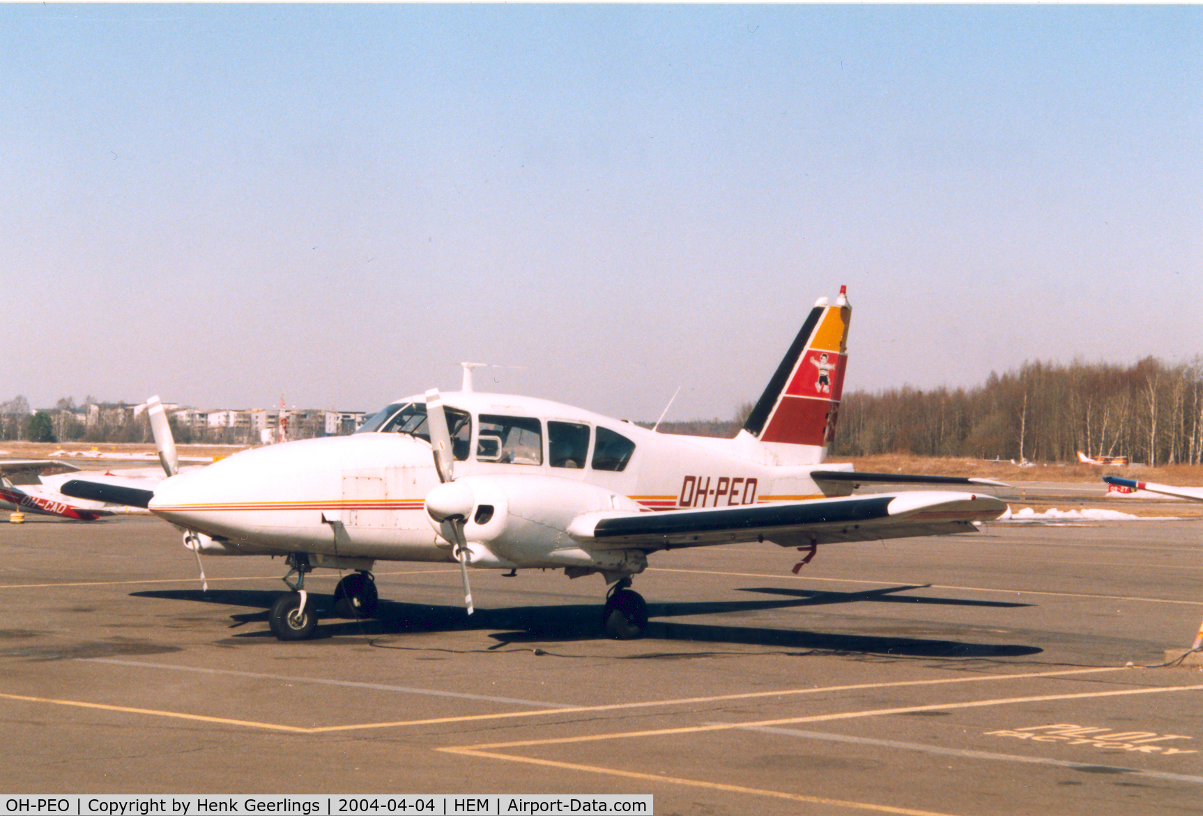 OH-PEO, Piper PA-23-250 Aztec B C/N 27-2104, Malmi Airport