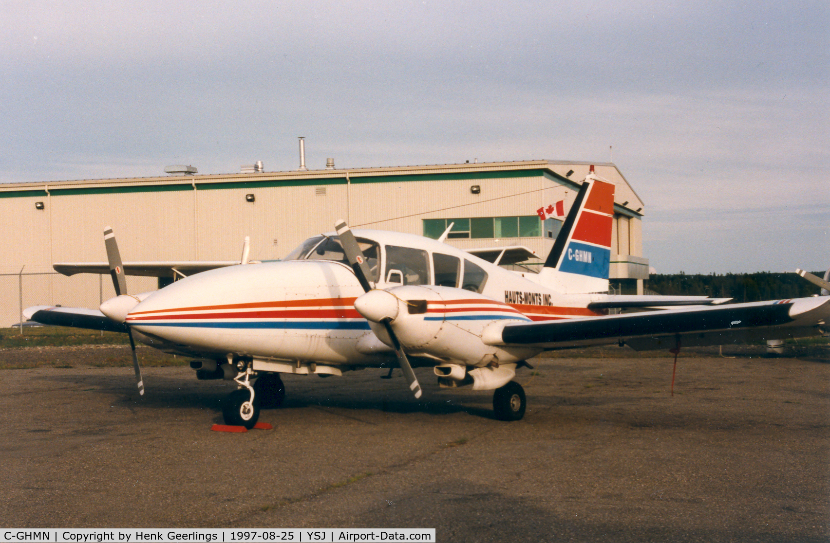 C-GHMN, 1968 Piper PA-23-250 C/N 27-3893, Hauts- Monts Inc