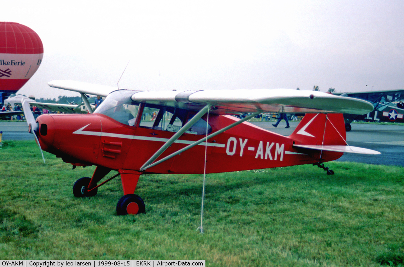 OY-AKM, 1949 Piper PA-16 Clipper C/N 16-101, OY-AKM Roskilde Air Show 1999