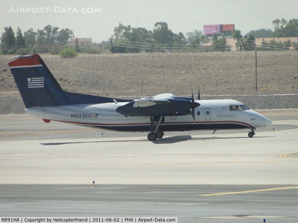 N991HA, 1996 De Havilland Canada DHC-8-202 Dash 8 C/N 431, Taxiing for take off at runway 25R