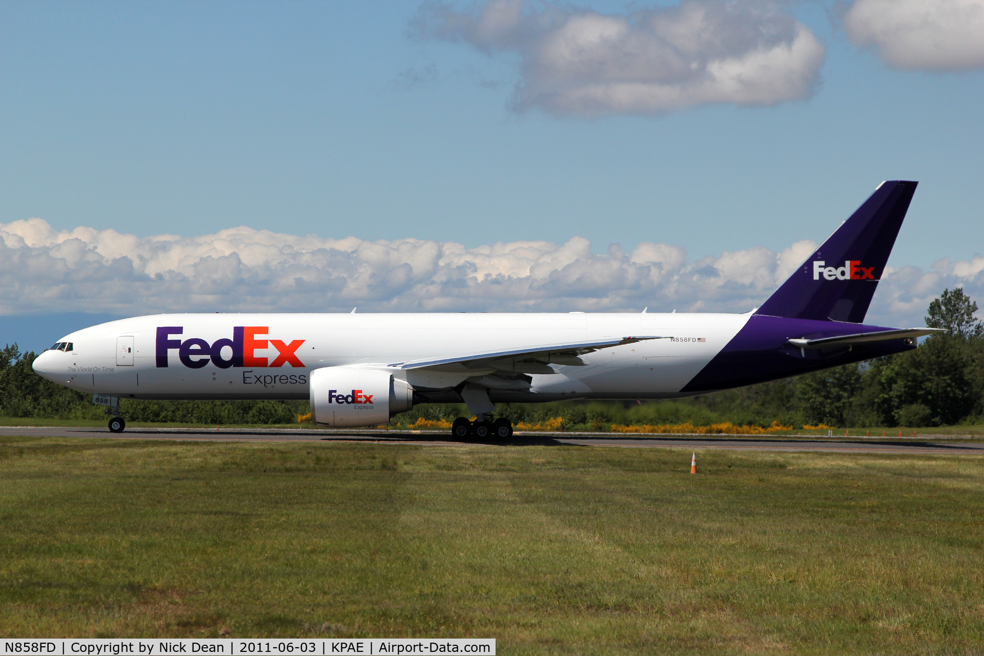 N858FD, 2011 Boeing 777-FS2 C/N 37729, KPAE/PAE Fed Ex 9077 departing to Memphis on delivery.