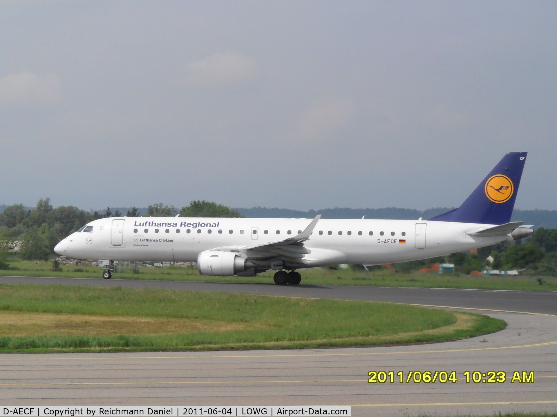 D-AECF, 2010 Embraer 190LR (ERJ-190-100LR) C/N 19000359, D-AECF, Kronberg/Taunus on her way to Frankfurt/Main