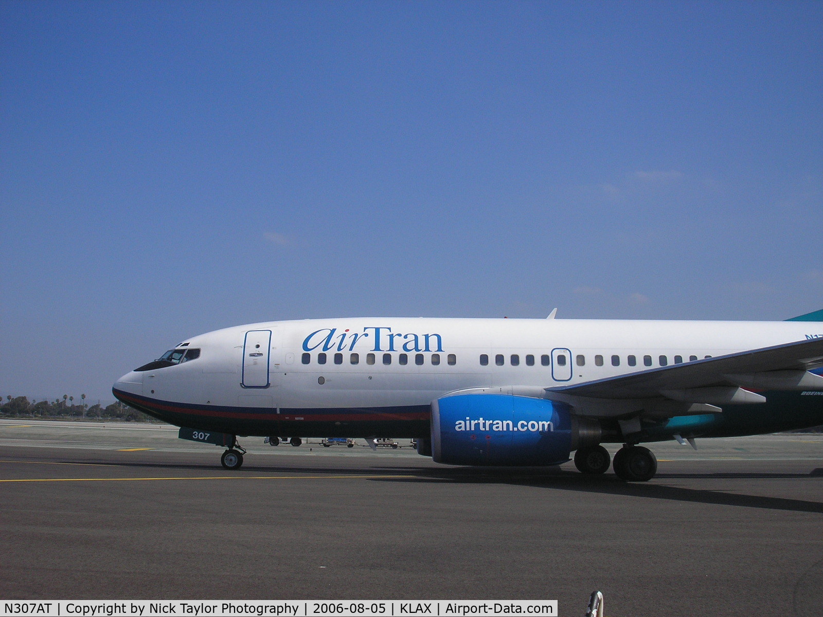 N307AT, 2006 Boeing 737-7BD C/N 34862, Departing for Atlanta