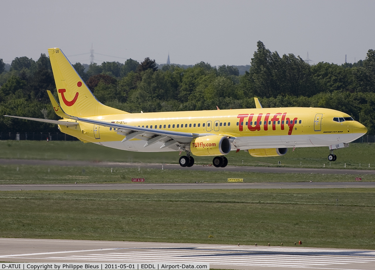 D-ATUI, 2011 Boeing 737-8K5 C/N 37252, About to land on rwy 05R