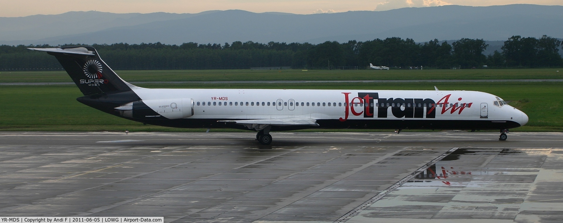 YR-MDS, 1982 McDonnell Douglas MD-82 (DC-9-82) C/N 48098, Suprise