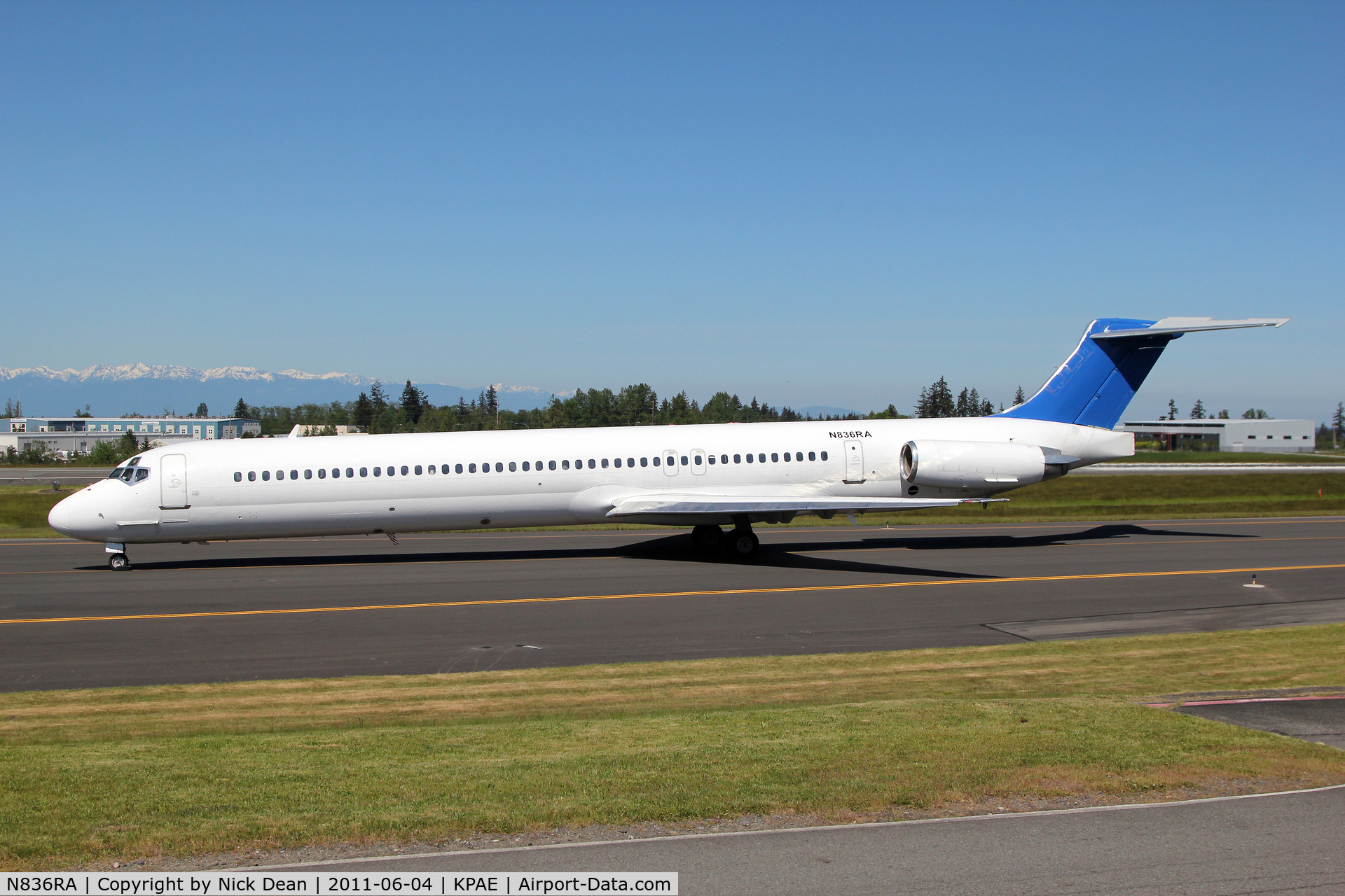 N836RA, 1990 McDonnell Douglas MD-83 (DC-9-83) C/N 53046, KPAE/PAE