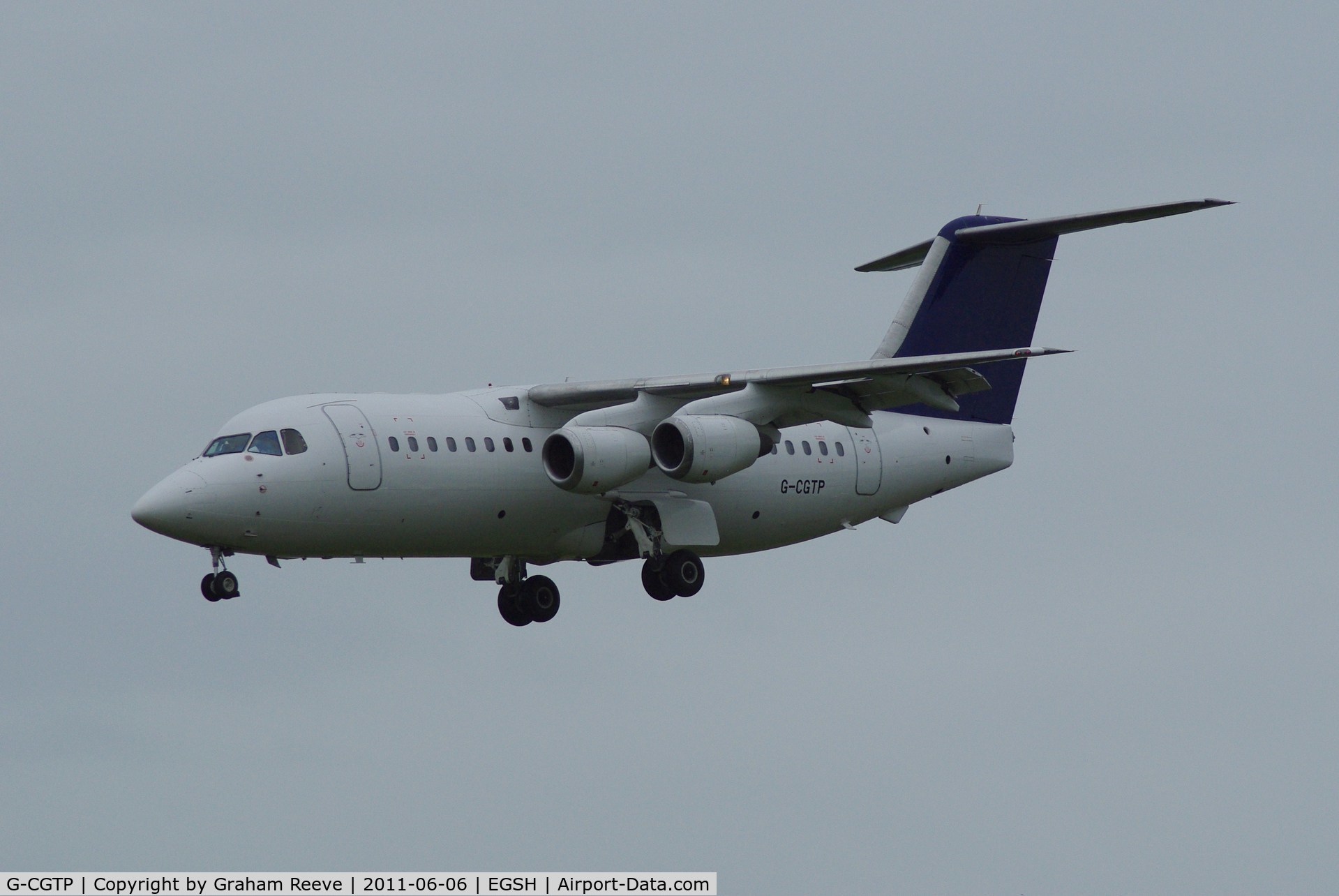 G-CGTP, 1995 British Aerospace Avro 146-RJ85 C/N E.2257, About to land.