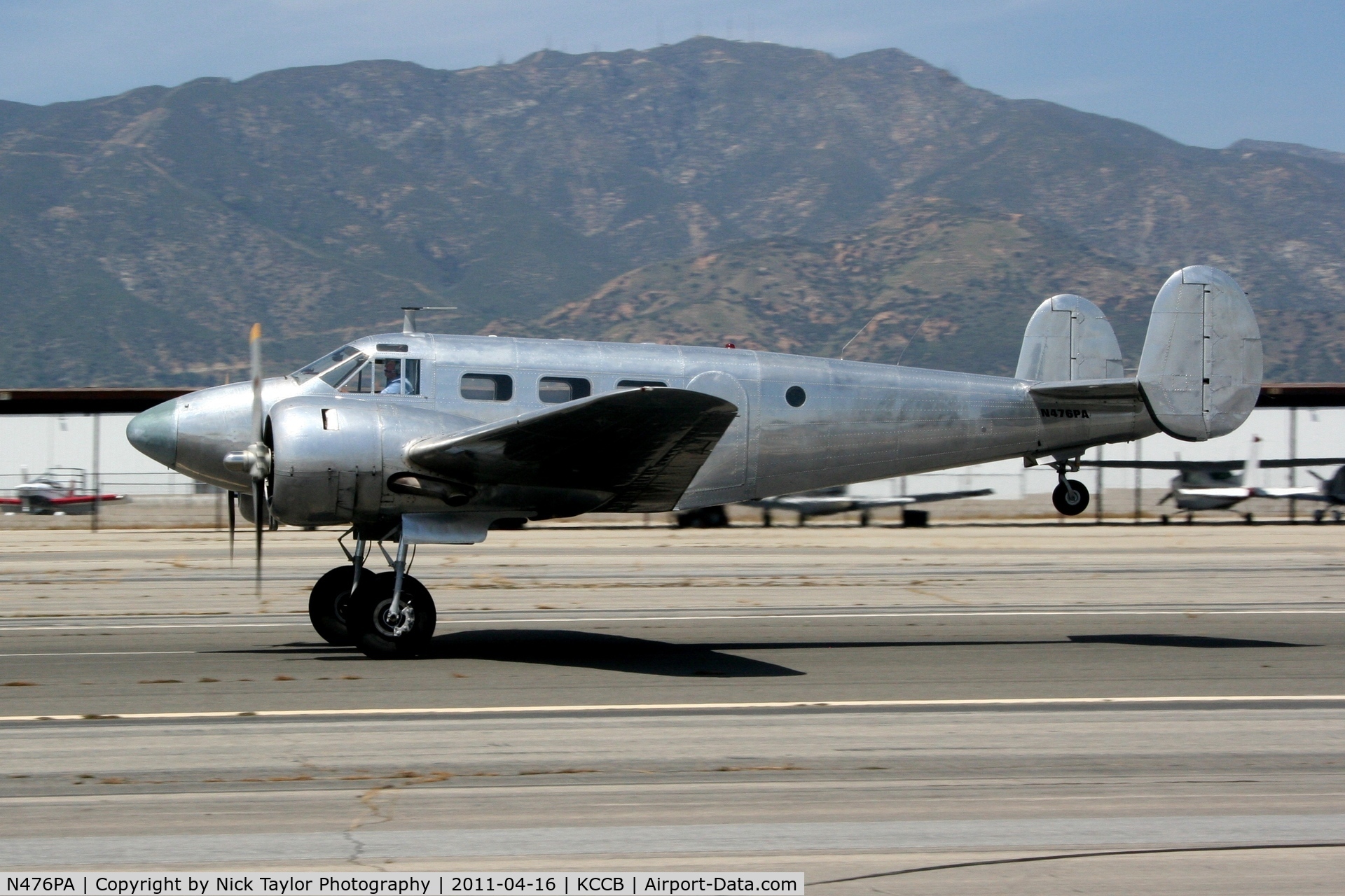 N476PA, 1952 Beech Expeditor 3NM (D18S) C/N CA-265, Takeoff