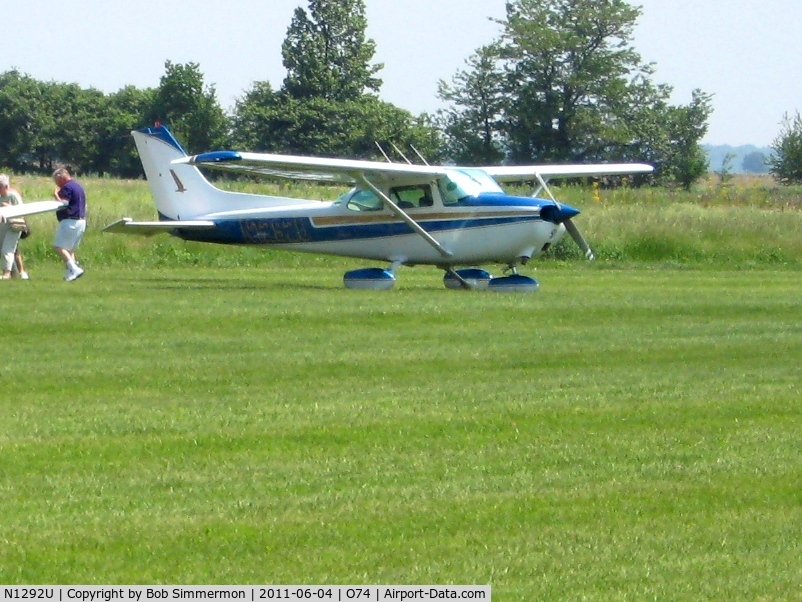 N1292U, 1976 Cessna 172M C/N 17266986, Parked in the grass at Mt. Victory, Ohio