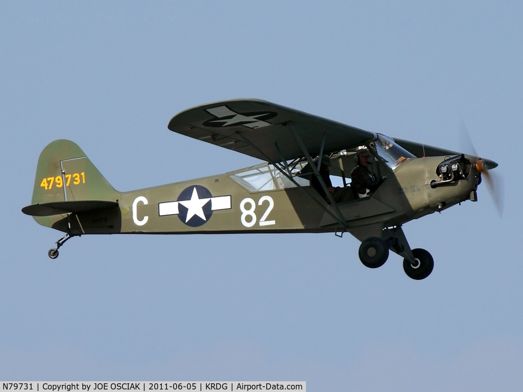 N79731, 1944 Piper L-4H Grasshopper (J3C-65D) C/N 12027, Leaving KRDG