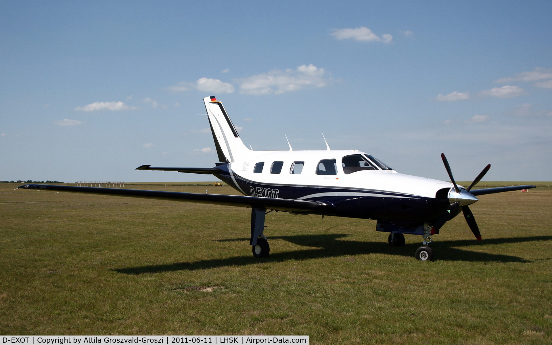 D-EXOT, 1985 Piper PA-46-310P Malibu C/N 46-8508010, Siofok-Kiliti Airport, Hungary