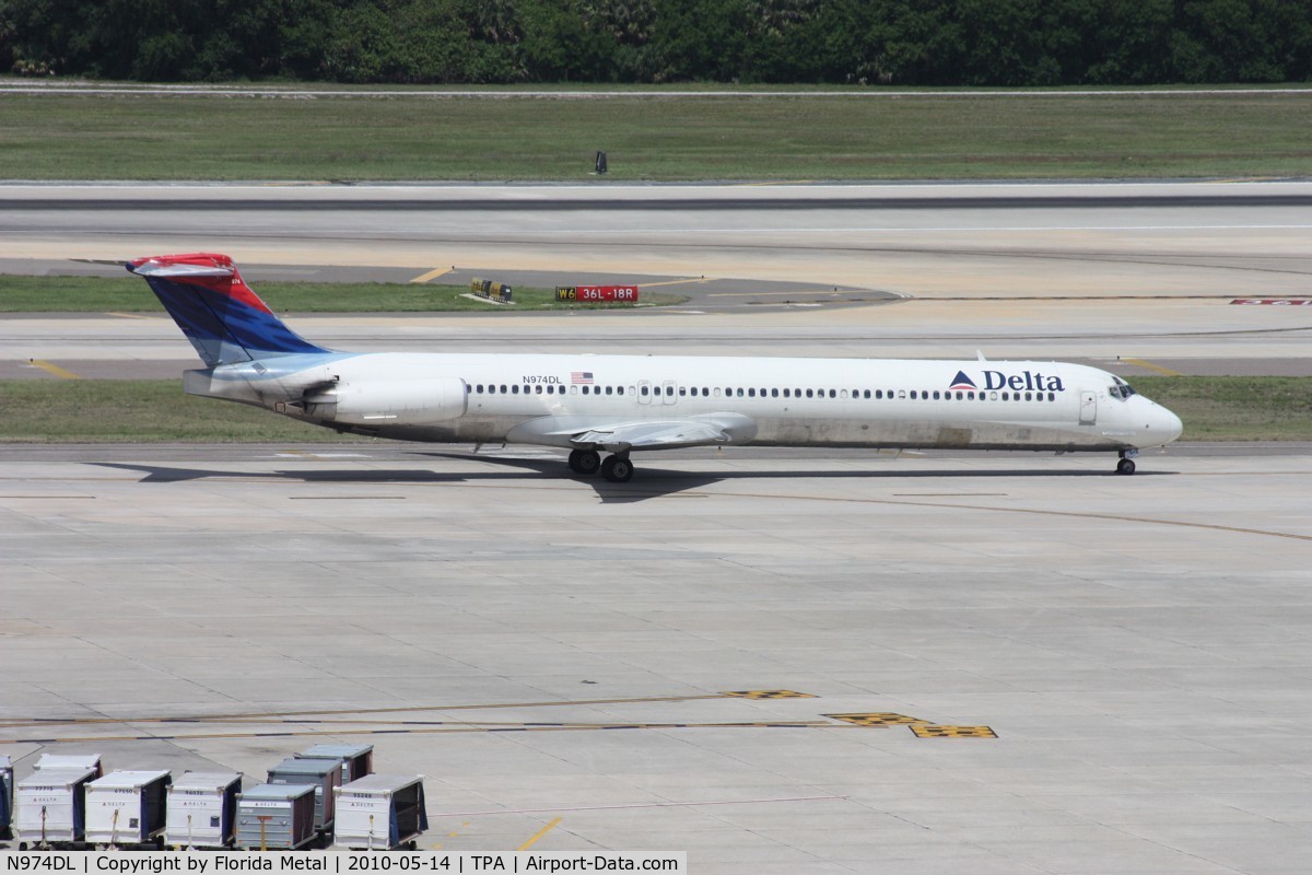 N974DL, 1991 McDonnell Douglas MD-88 C/N 53242, Delta MD88