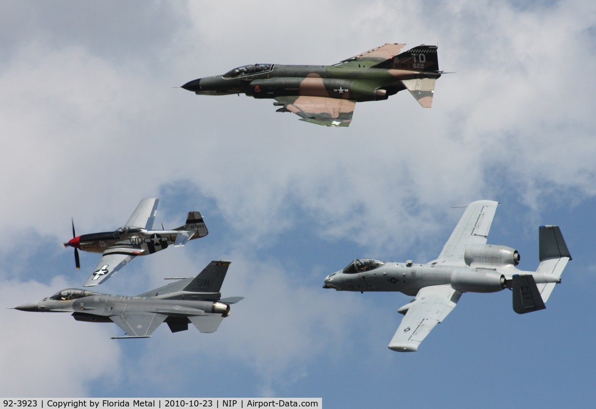 92-3923, 1992 Lockheed F-16CJ Fighting Falcon C/N CC-165, With A-10, F-4 and P-51