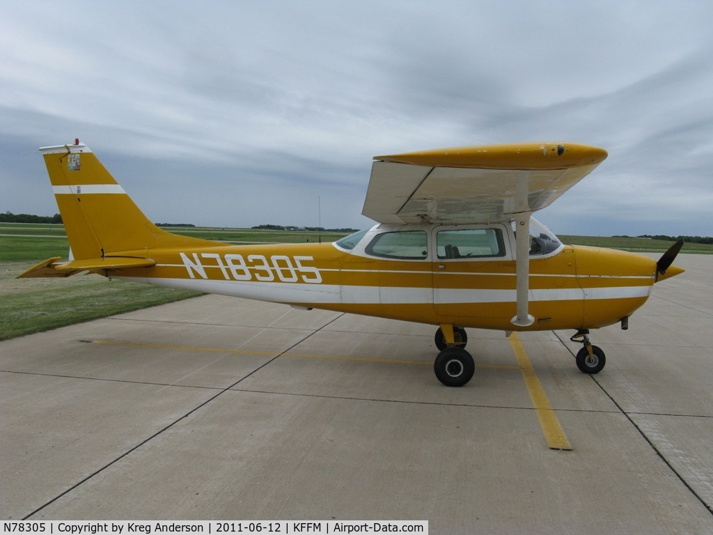 N78305, 1968 Cessna 172K Skyhawk C/N 17257562, EAA 1174 Fly-in Breakfast 2011