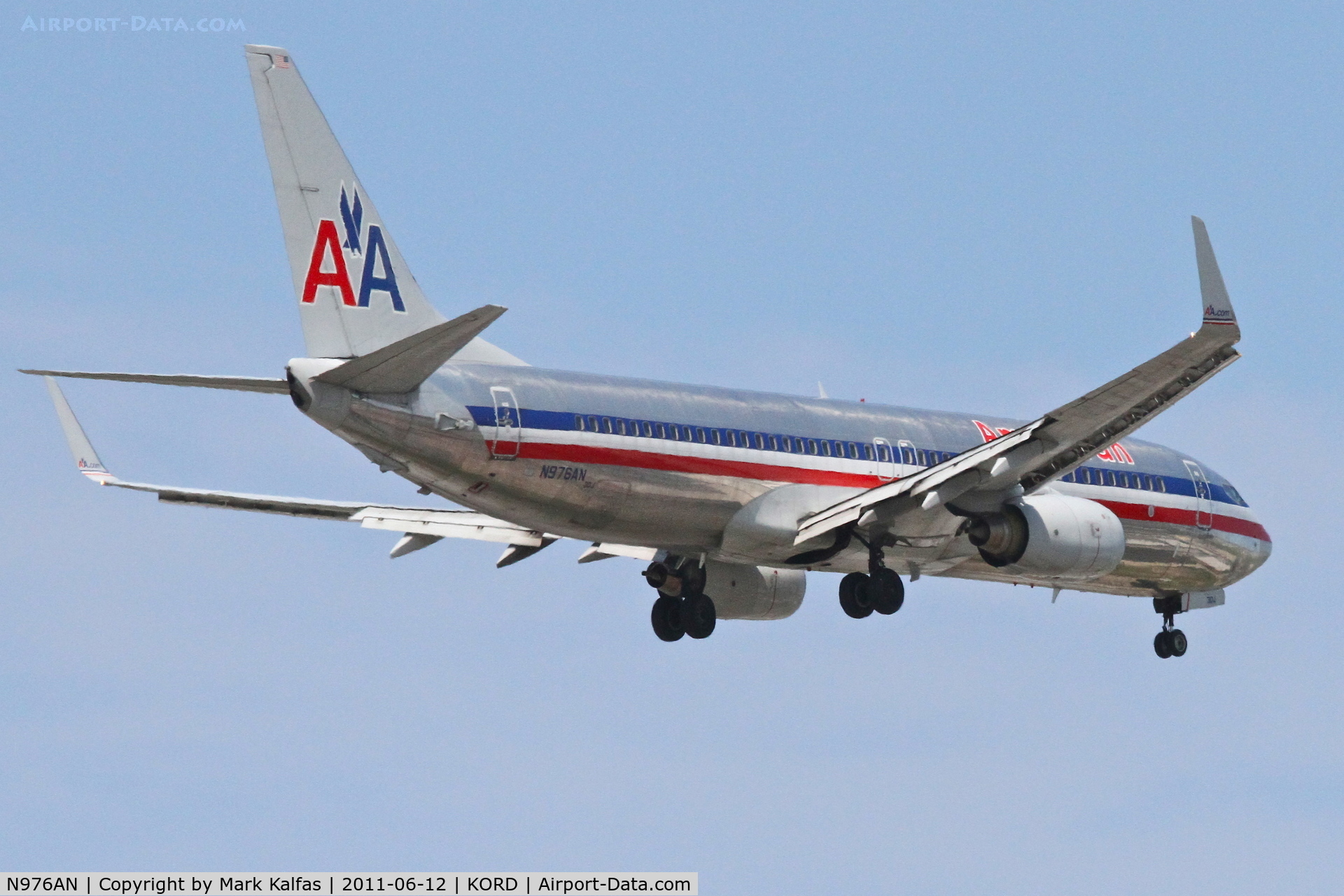 N976AN, 2001 Boeing 737-823 C/N 30099, American Airlines Boeing 737-823, AAL1760 arriving from KLAS, RWY 10 approach KORD.