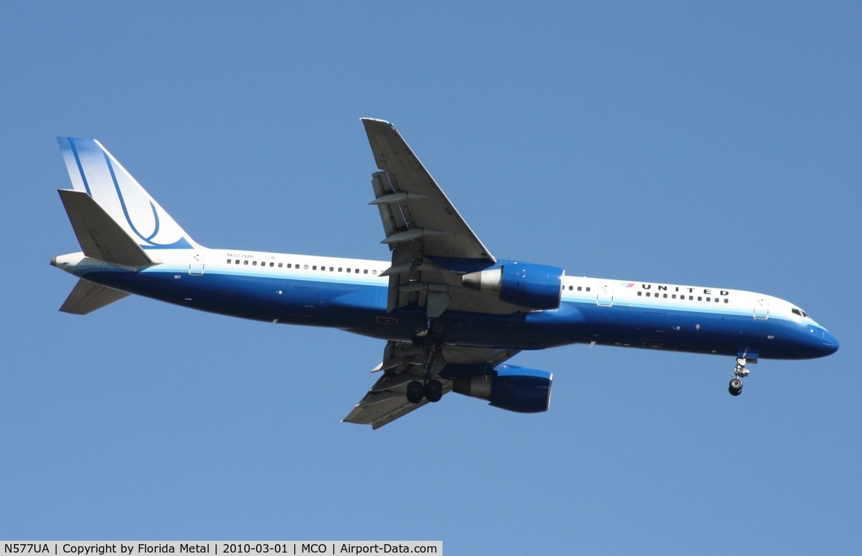 N577UA, 1993 Boeing 757-222 C/N 26693, United 757