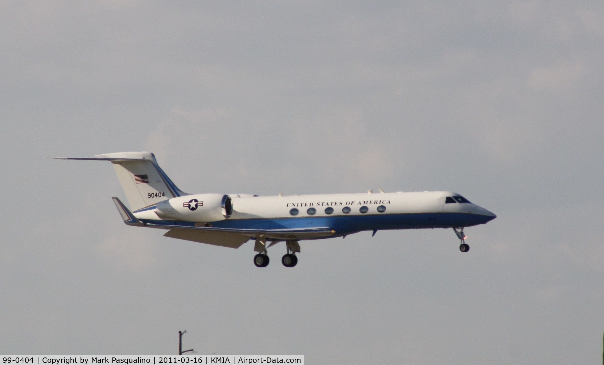 99-0404, 1999 Gulfstream Aerospace C-37A (Gulfstream V) C/N 590, Gulfstream C-37A