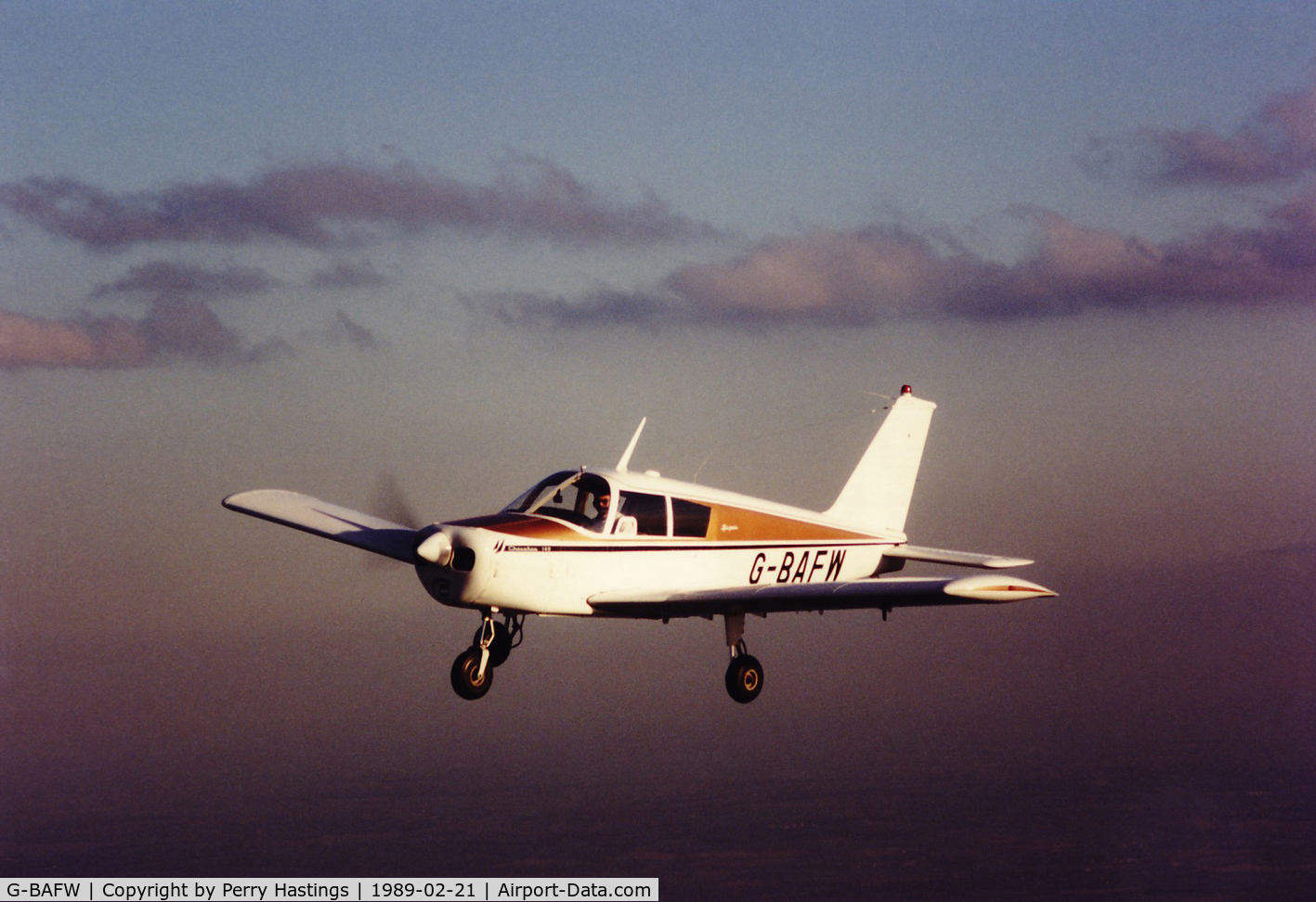 G-BAFW, 1965 Piper PA-28-140 Cherokee C/N 28-21050, G-BAFW up from its Cambridge base in 1989.