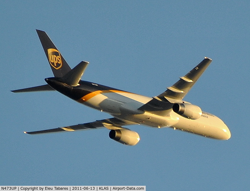 N473UP, 1998 Boeing 757-24APF C/N 28846, Taken over McCarran International Airport.