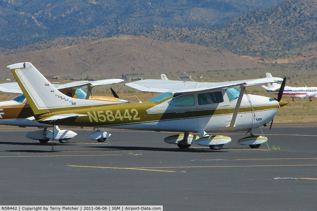 N58442, 1973 Cessna 182P Skylane C/N 18262066, 1973 Cessna 182P, c/n: 18262066 at Kingman