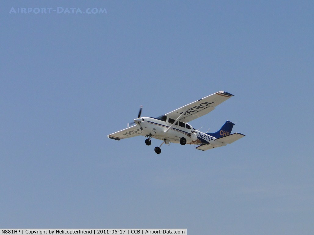 N881HP, 2000 Cessna T206H Turbo Stationair C/N T20608234, Just left Foothill Sales & Service area