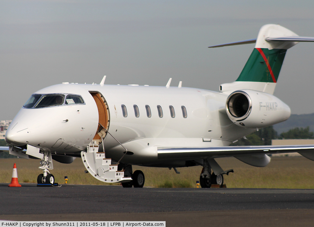 F-HAKP, 2010 Bombardier Challenger 300 (BD-100-1A10) C/N 20288, Parked...