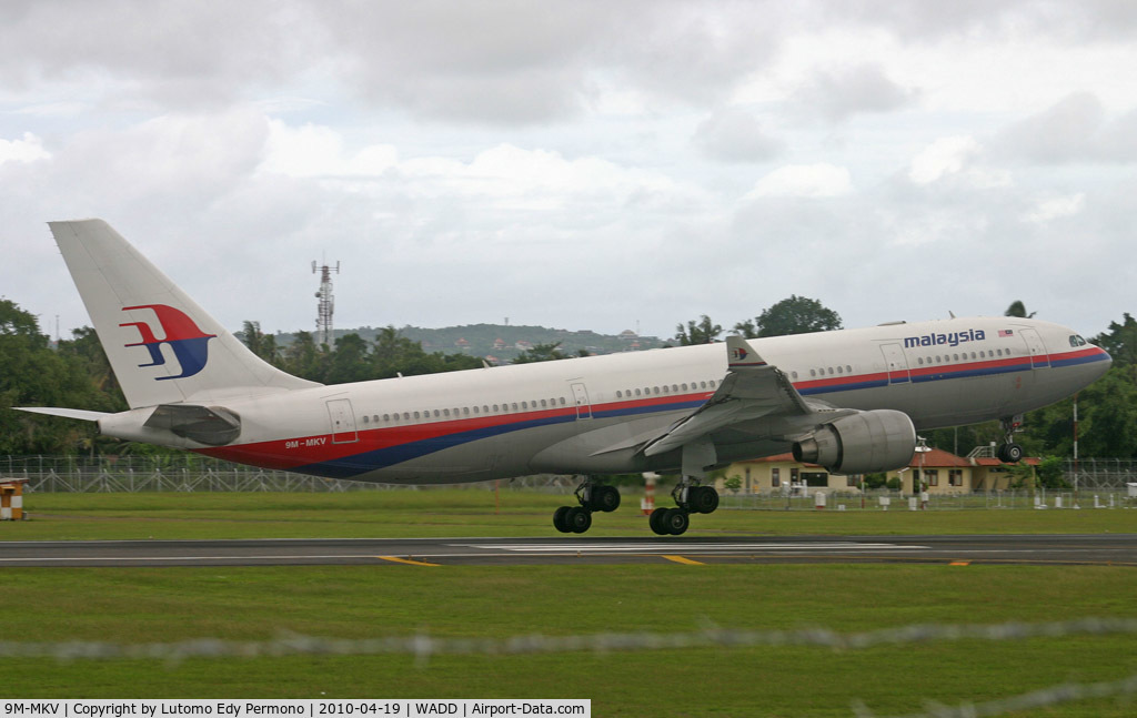 9M-MKV, 1999 Airbus A330-223 C/N 296, Malaysia Airlines