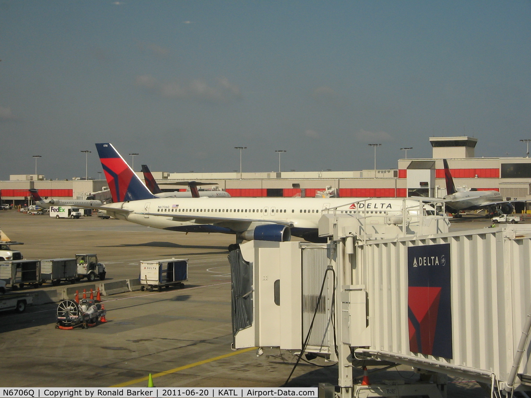 N6706Q, 2000 Boeing 757-232 C/N 30422, Atlanta