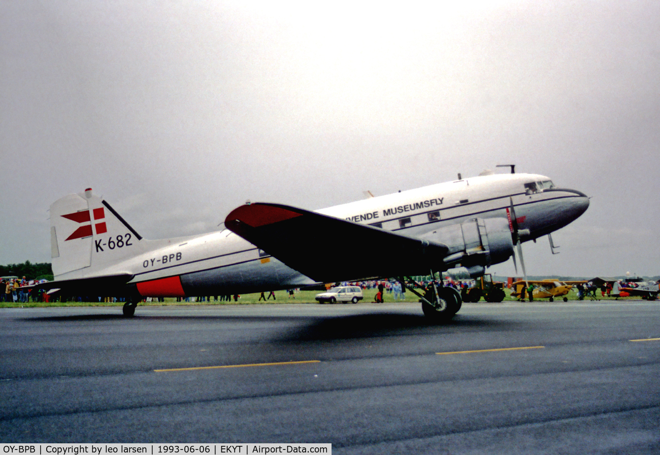 OY-BPB, 1943 Douglas C-47A-85-DL (DC-3A) Skytrain C/N 20019, AAlborg AB open house 6.6.93
