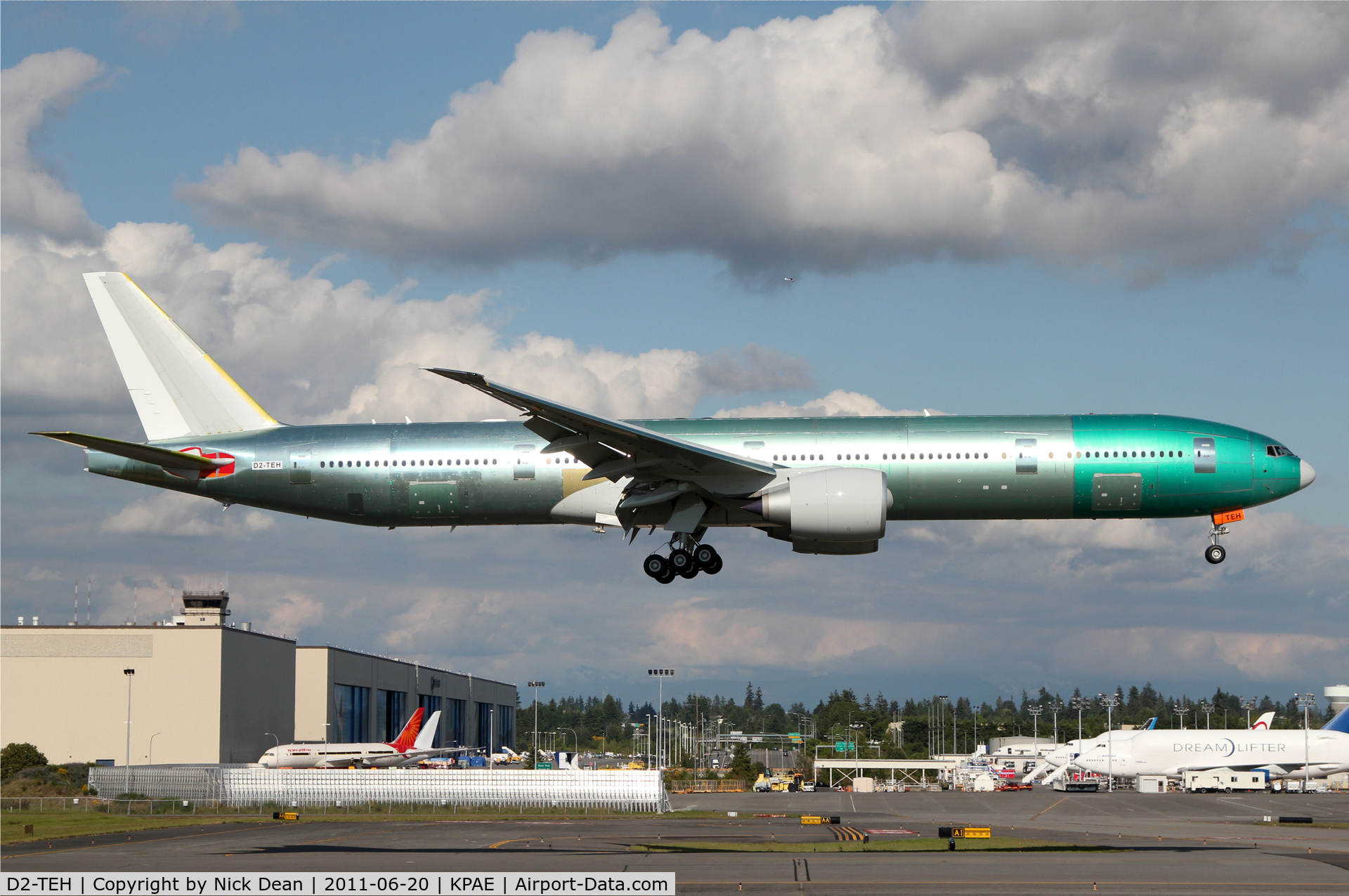 D2-TEH, 2011 Boeing 777-3M2/ER C/N 40806, KPAE/PAE Boeing 177 returns from a test flight