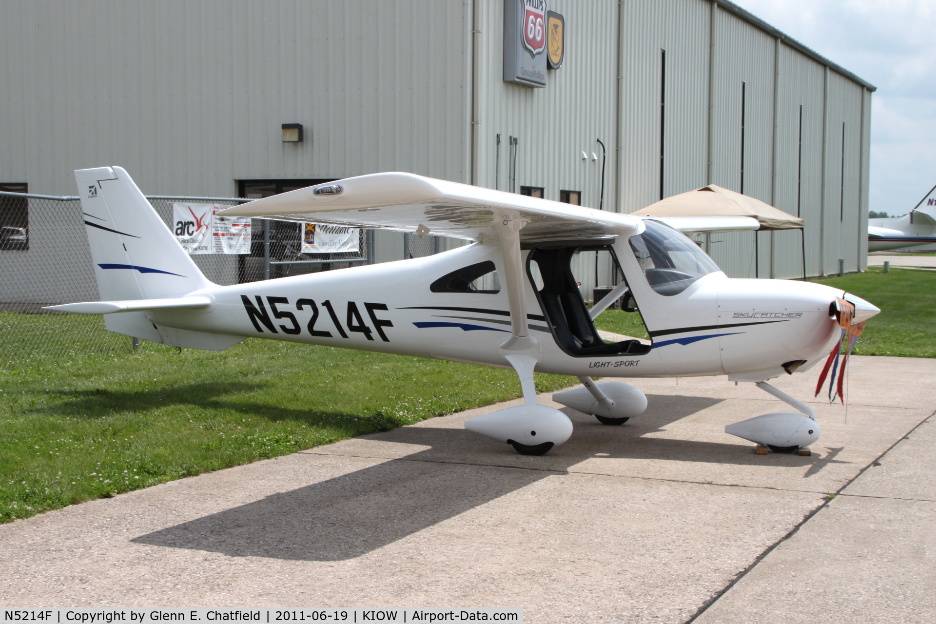 N5214F, Cessna 162 Skycatcher C/N 16200041, Displayed on the ramp.