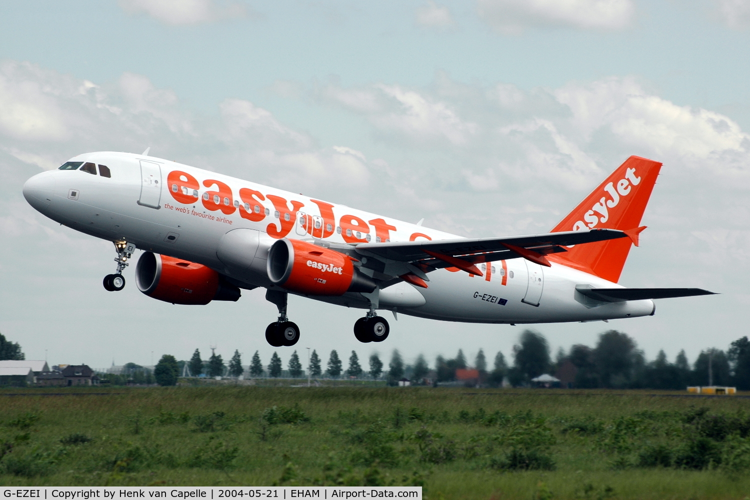 G-EZEI, 2004 Airbus A319-111 C/N 2196, EasyJet A319 taking off from Schiphol airport.