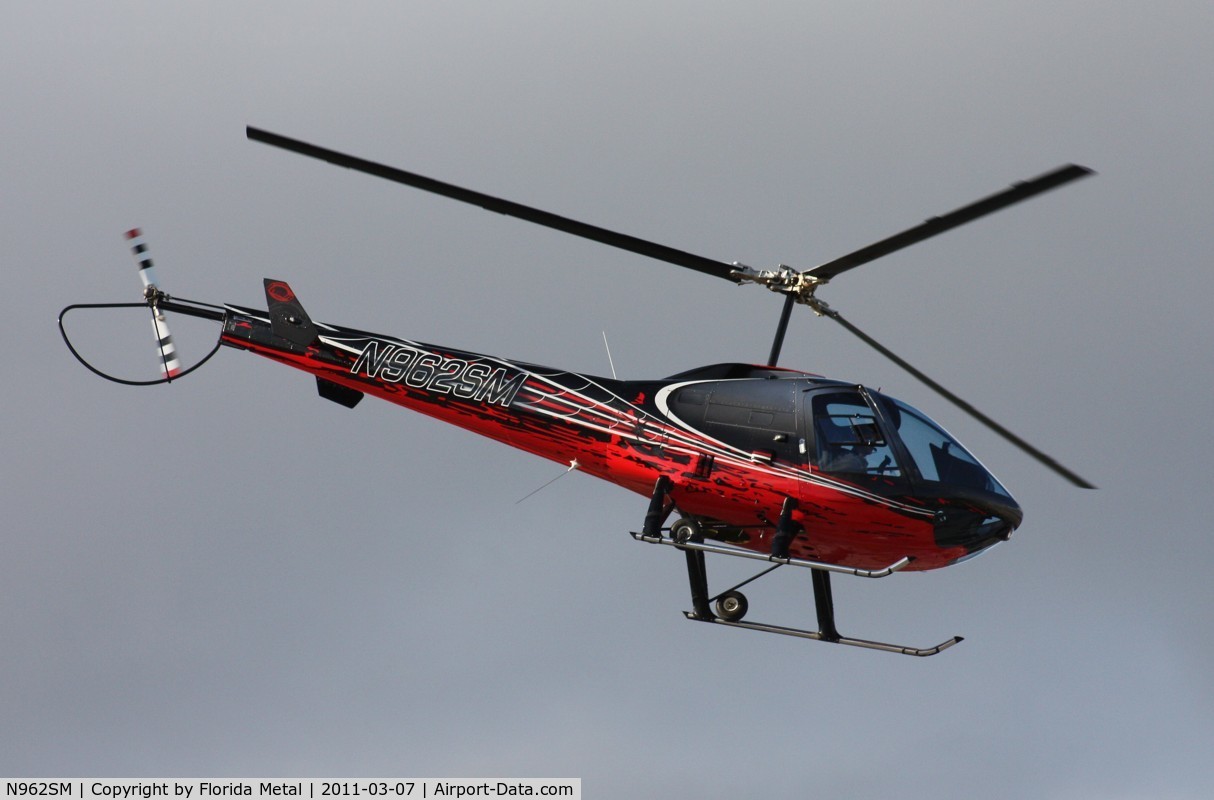 N962SM, 2007 Enstrom 280FX Shark C/N 2132, Enstrom 280FX leaving Heliexpo Orlando