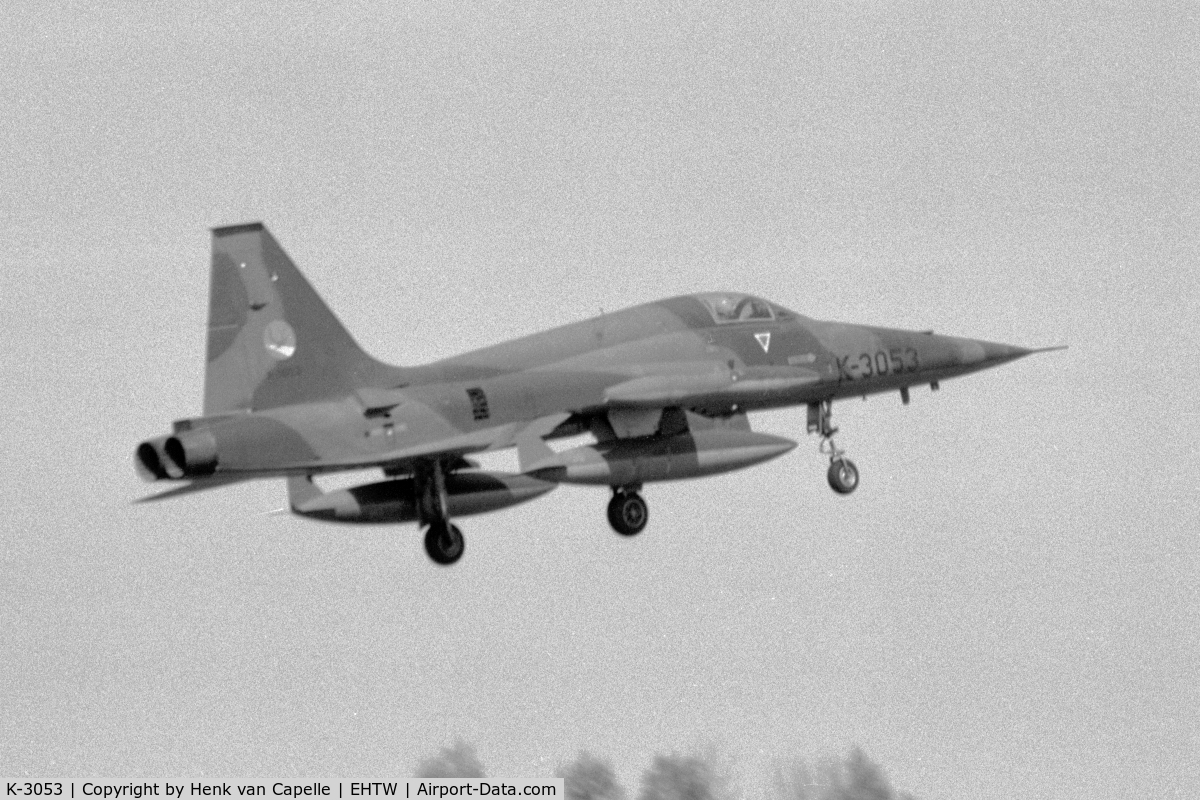 K-3053, 1971 Canadair NF-5A Freedom Fighter C/N 3053, A NF-5A fighter-bomber of 313 sqn of the Royal Netherlands Air Force landing at Twente air base, 1980. This aircraft was lost that year.