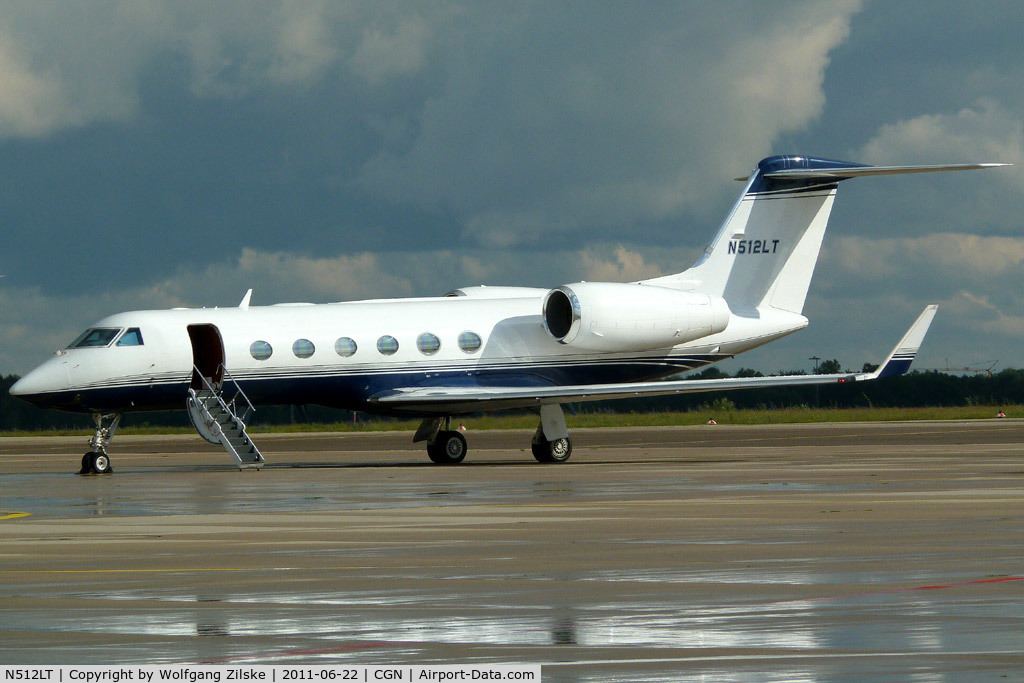 N512LT, 2004 Gulfstream Aerospace GIV-X (G450) C/N 4005, visitor
