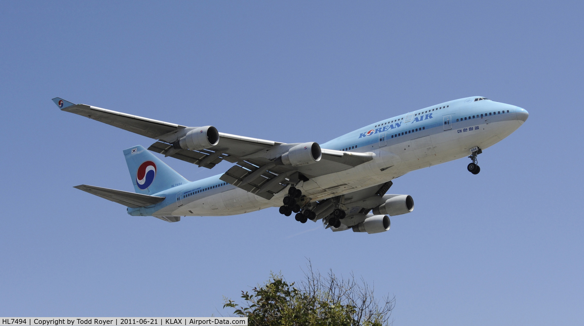 HL7494, Boeing 747-4B5 C/N 27662, Landing at LAX