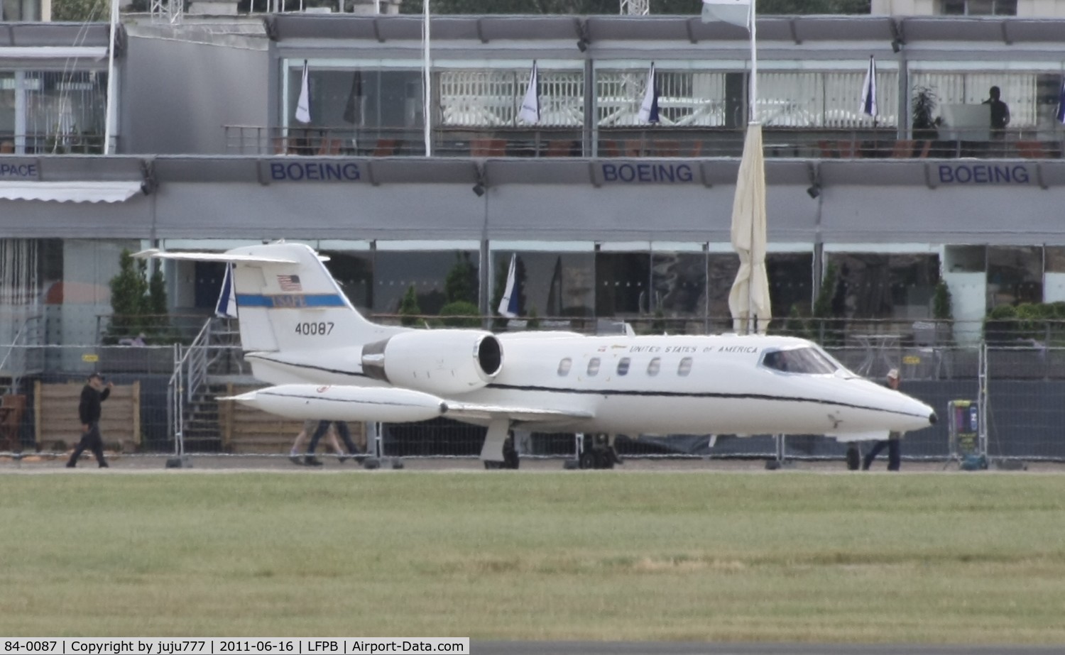 84-0087, 1984 Gates Learjet C-21A C/N 35A-533, on transit at Le Bourget