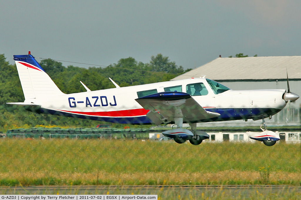 G-AZDJ, 1971 Piper PA-32-300 D Cherokee Six C/N 32-7140068, 1971 Piper PIPER PA-32-300, c/n: 32-7140068 landing at North Weald