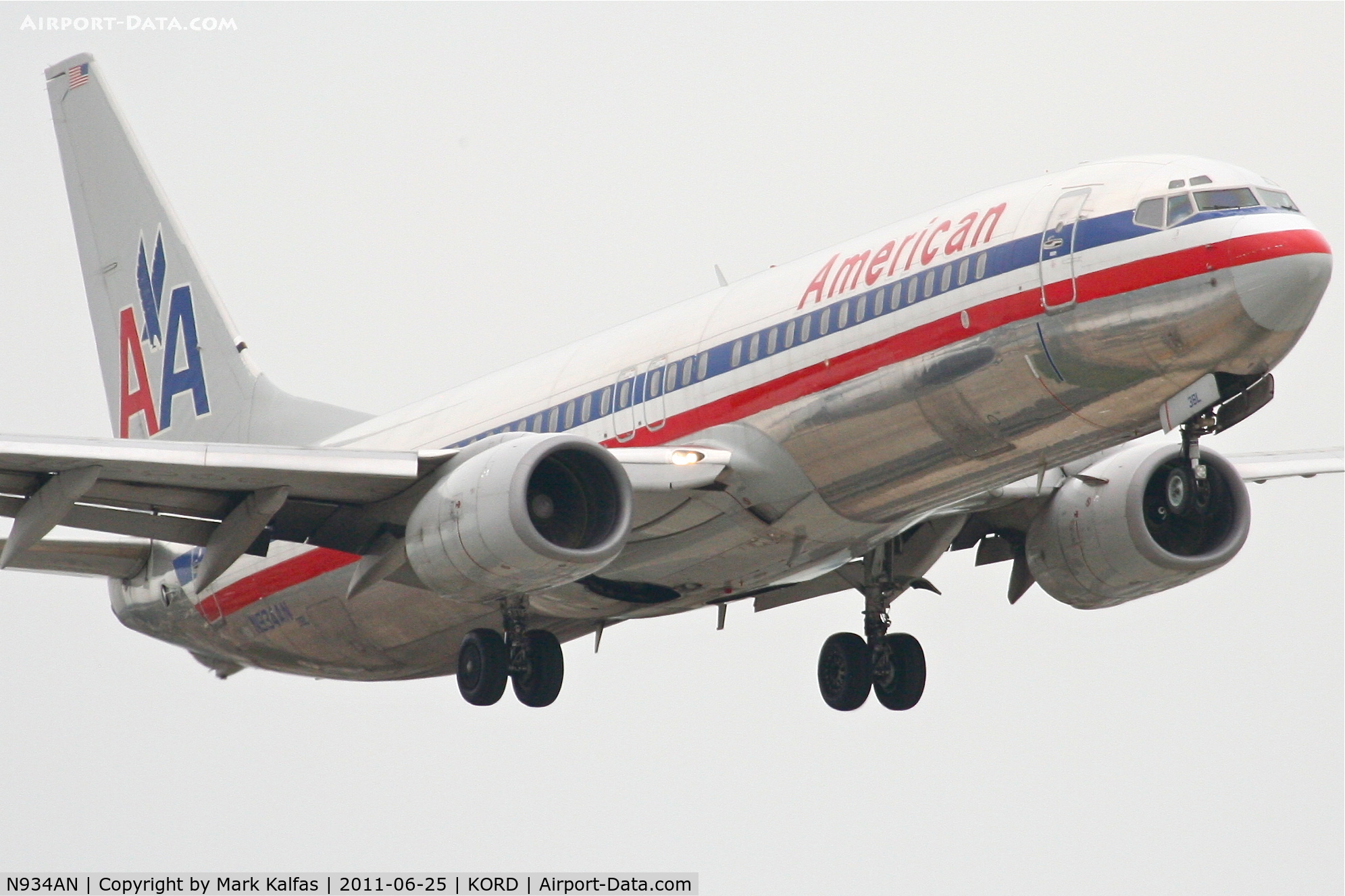 N934AN, 2000 Boeing 737-823 C/N 29531, American Airlines Boeing 737-823, AAL1760 arriving from Las Vegas, RWY 14R approach KORD.