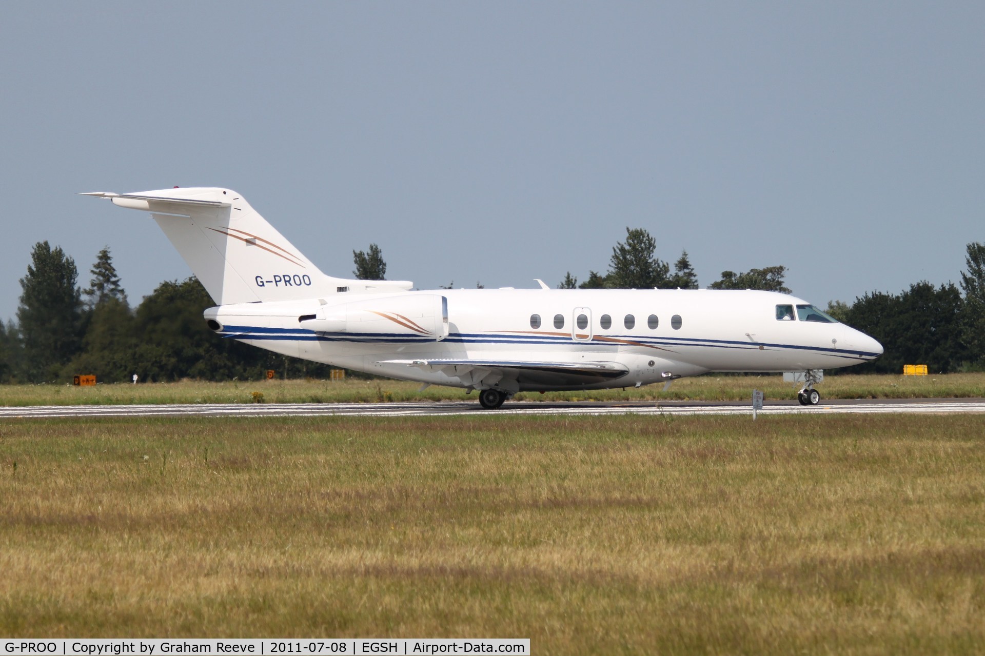 G-PROO, 2009 Hawker Beechcraft 4000 C/N RC-34, About to depart.