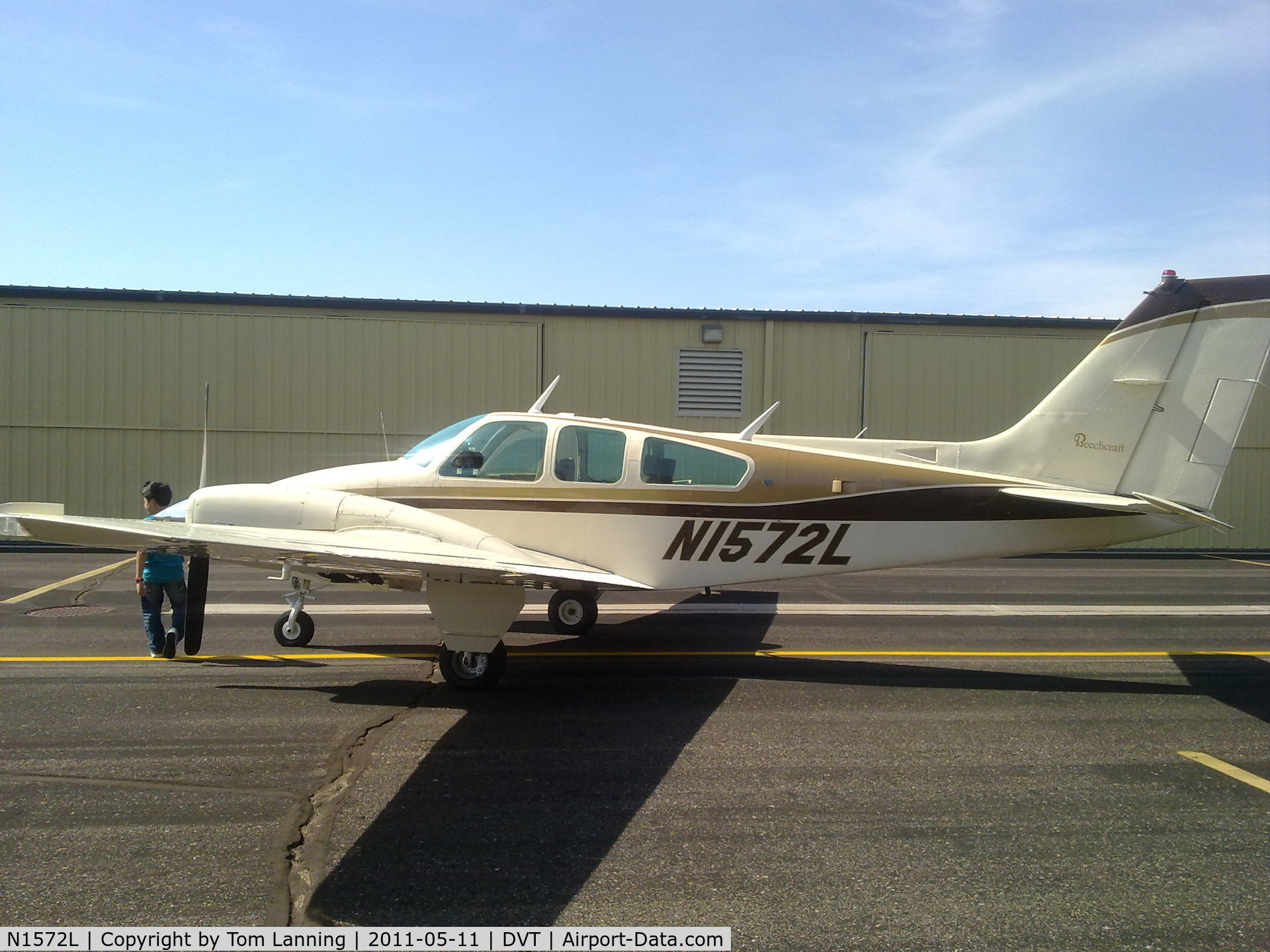 N1572L, 1976 Beech 95-B55 (T42A) Baron C/N TC-1946, New owner repaired this 1200TTSN BARON,new props,gear doors 18