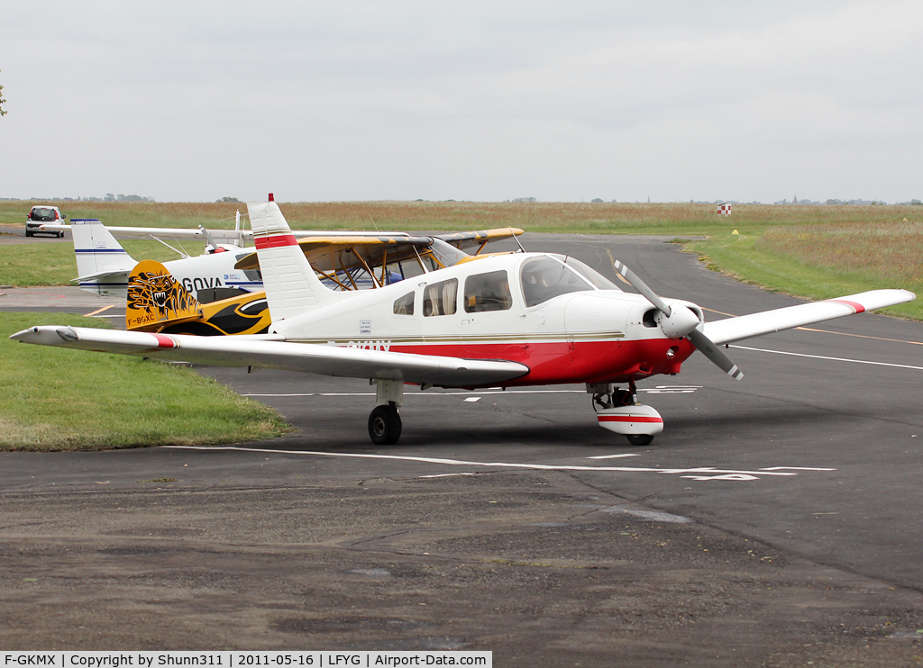 F-GKMX, Piper PA-28-161 Warrior II C/N 28-8616048, Parked at the Airclub...