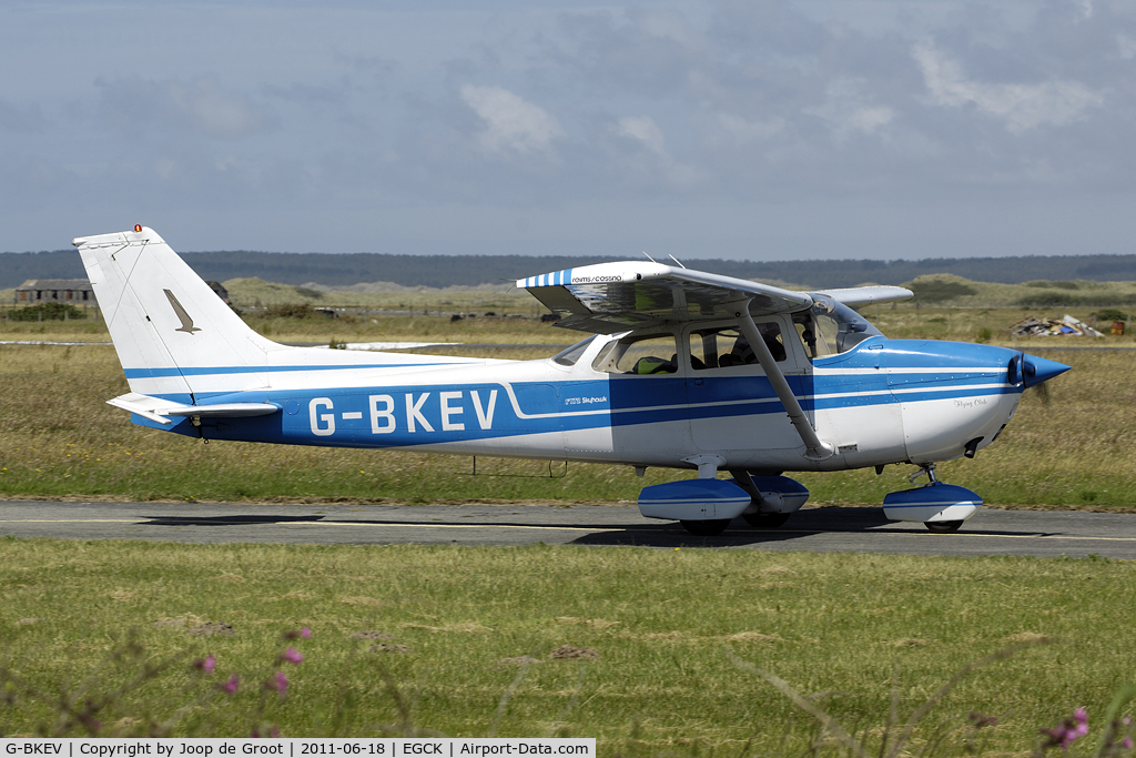 G-BKEV, 1976 Reims F172M Skyhawk Skyhawk C/N 1443, former RAF Llandwrog is now a lokal airfield.