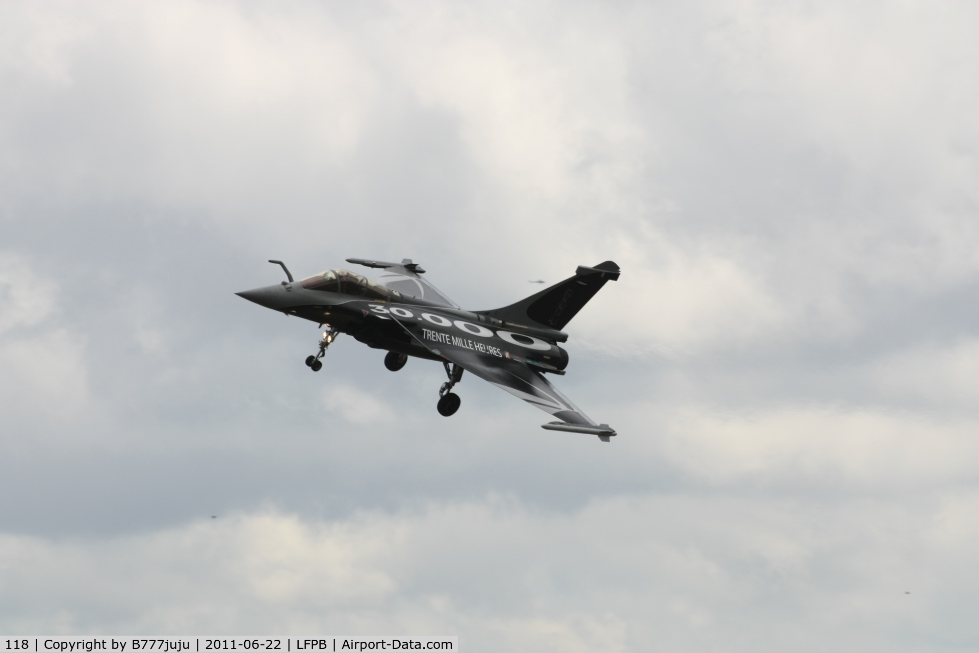 118, Dassault Rafale C C/N 118, on dispaly at SIAE 2011