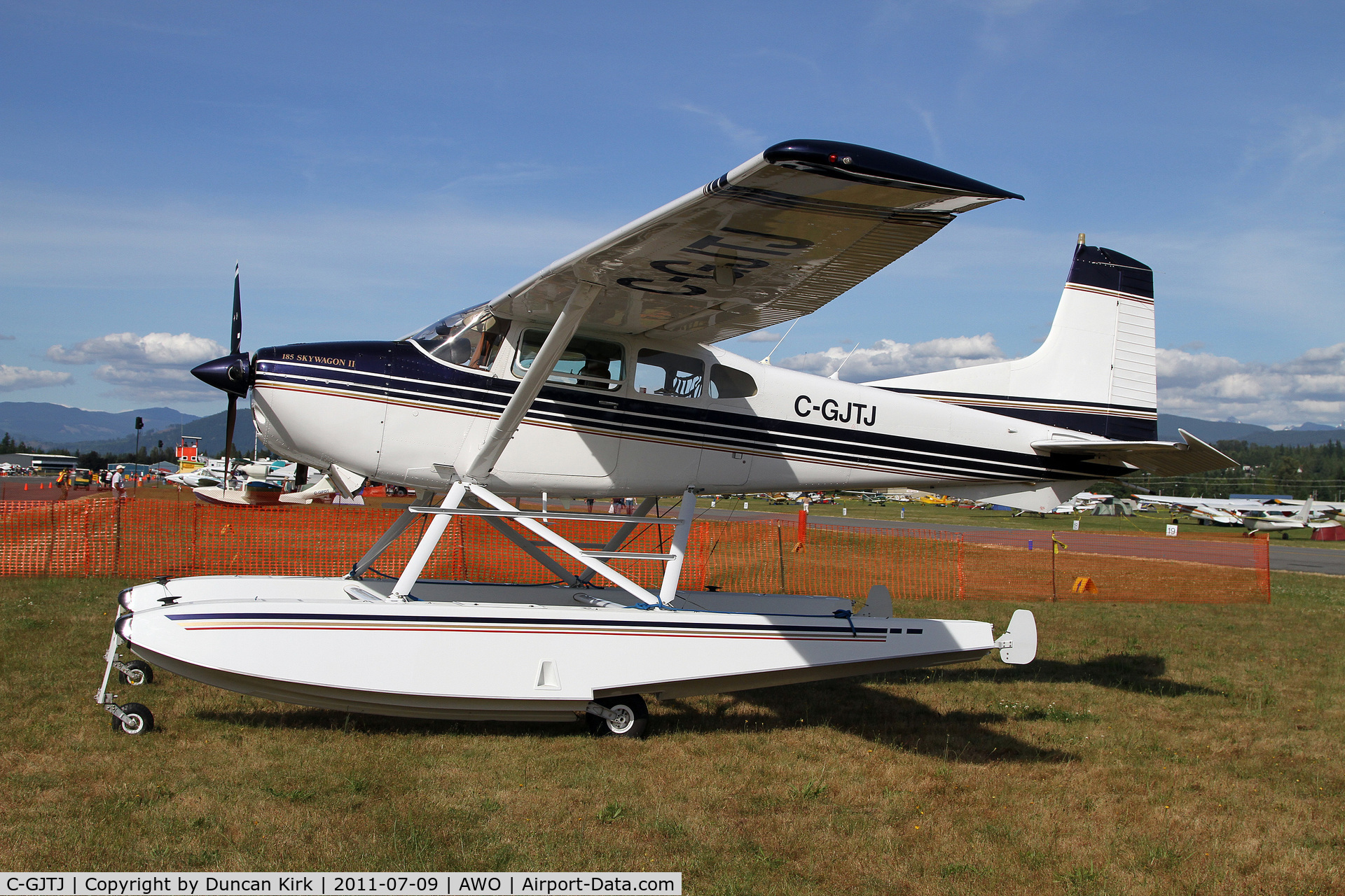 C-GJTJ, 1977 Cessna A185F Skywagon 185 C/N 18503368, Out of the water at Arlington